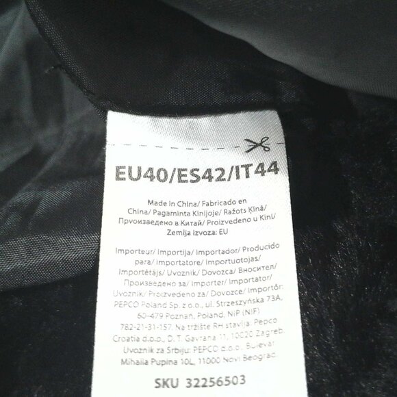 Women's Hooded Ribbed Faux Fur Jacket. Size is Large - Picture 11 of 14